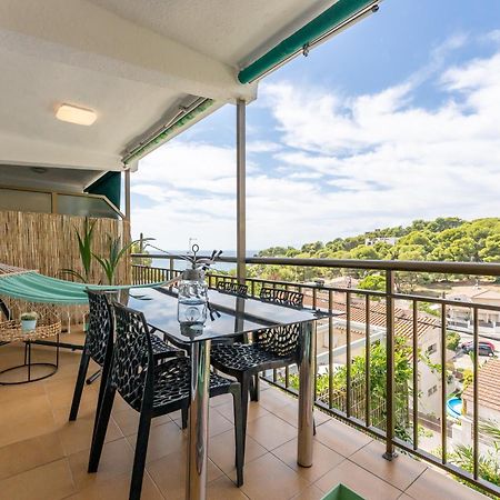 Beach Front Retro Hideaway In Σαλού Εξωτερικό φωτογραφία