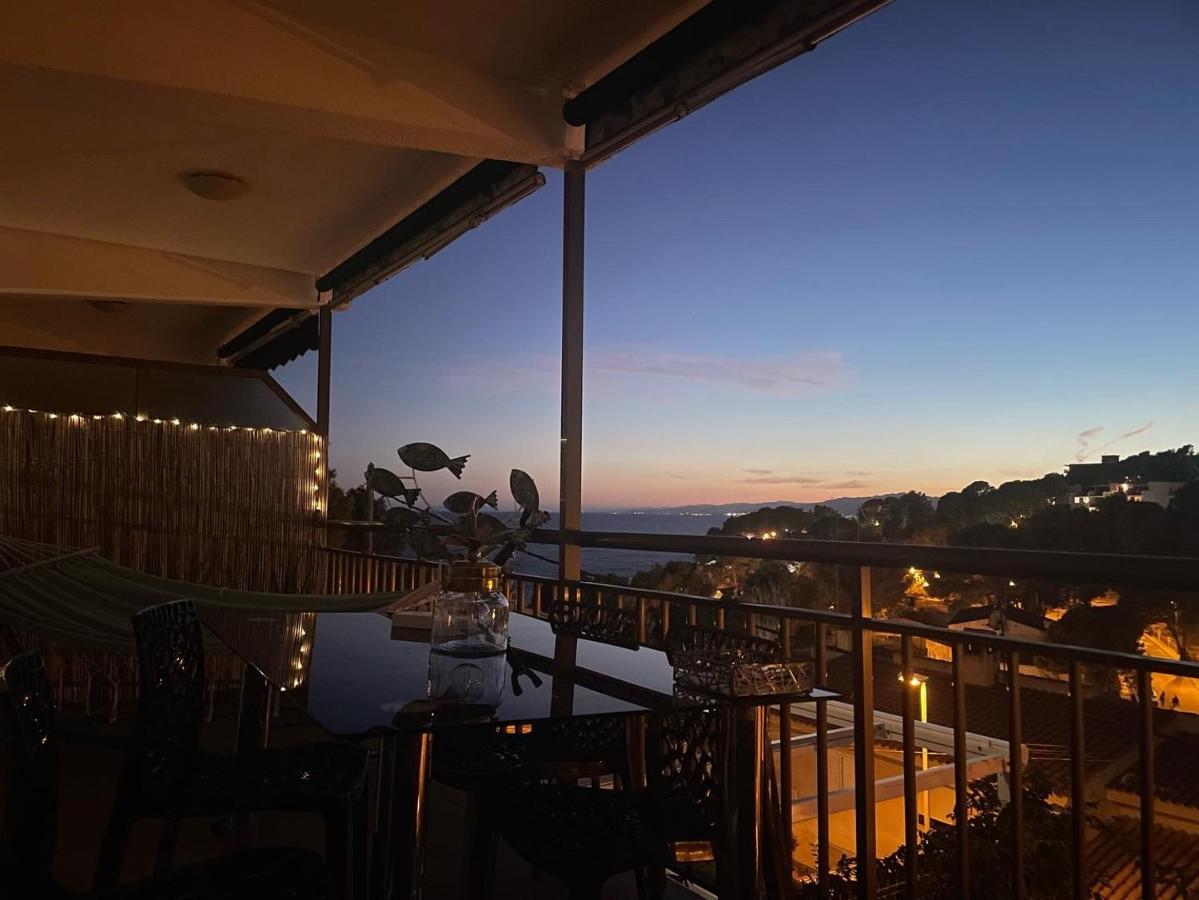 Beach Front Retro Hideaway In Σαλού Εξωτερικό φωτογραφία