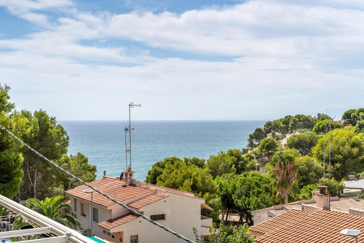Beach Front Retro Hideaway In Σαλού Εξωτερικό φωτογραφία