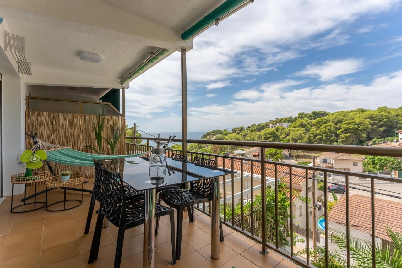 Beach Front Retro Hideaway In Σαλού Εξωτερικό φωτογραφία