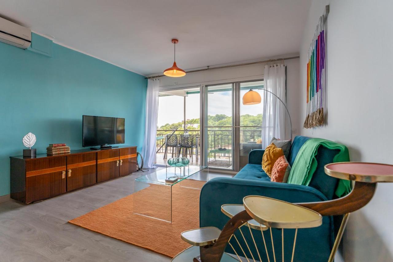 Beach Front Retro Hideaway In Σαλού Εξωτερικό φωτογραφία