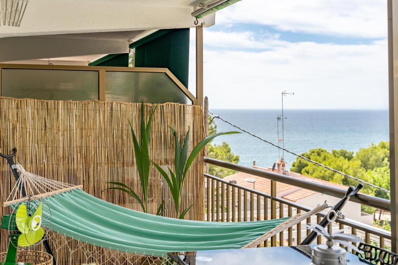 Beach Front Retro Hideaway In Σαλού Εξωτερικό φωτογραφία