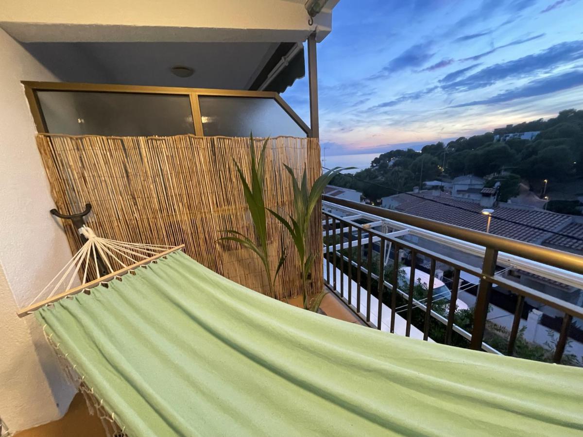 Beach Front Retro Hideaway In Σαλού Εξωτερικό φωτογραφία