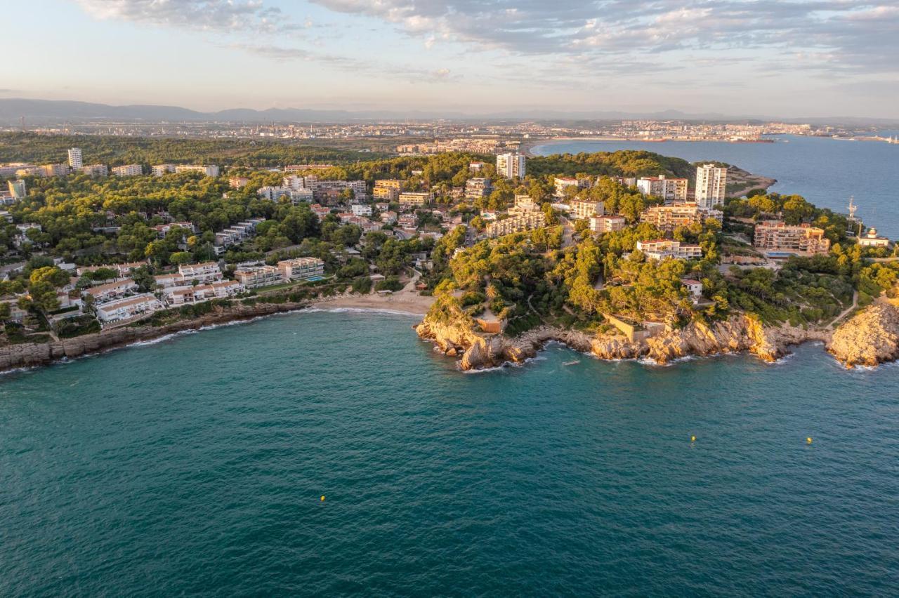 Beach Front Retro Hideaway In Σαλού Εξωτερικό φωτογραφία