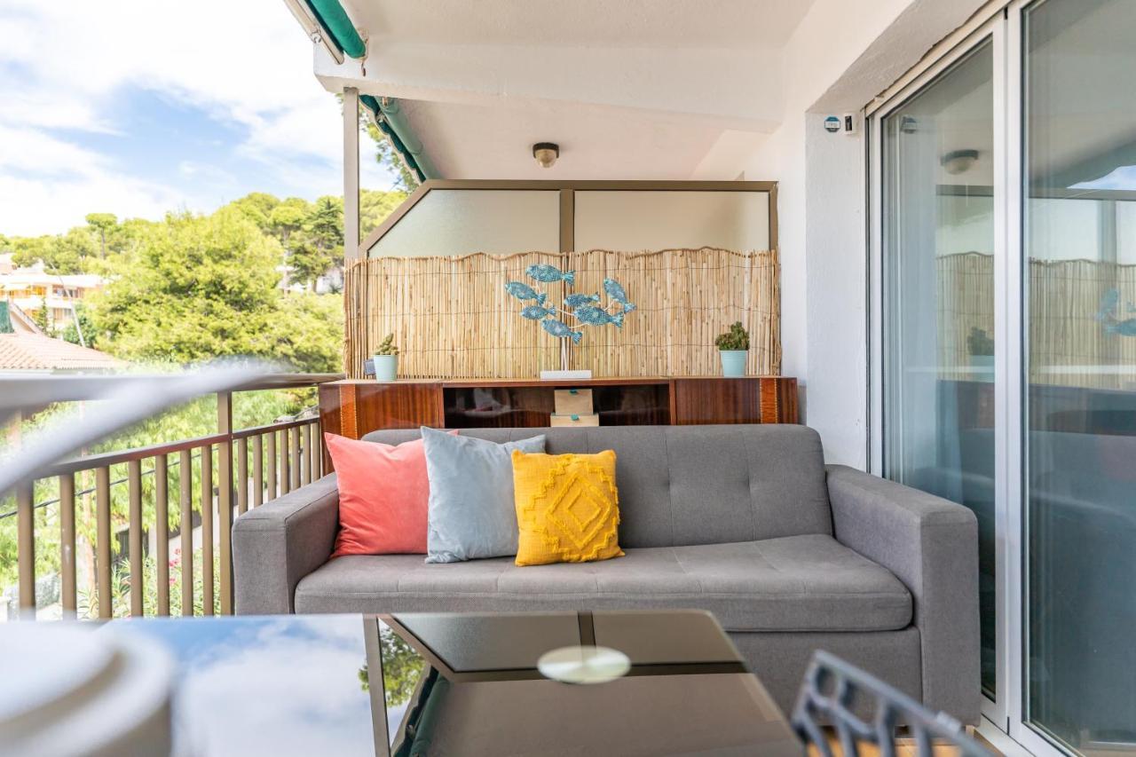 Beach Front Retro Hideaway In Σαλού Εξωτερικό φωτογραφία