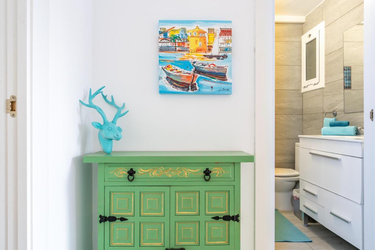 Beach Front Retro Hideaway In Σαλού Εξωτερικό φωτογραφία