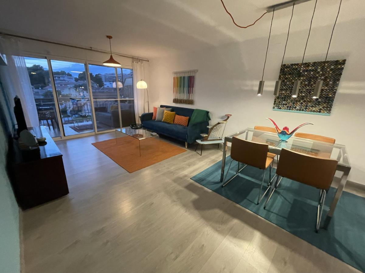 Beach Front Retro Hideaway In Σαλού Εξωτερικό φωτογραφία
