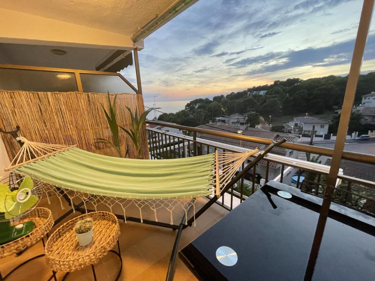 Beach Front Retro Hideaway In Σαλού Εξωτερικό φωτογραφία
